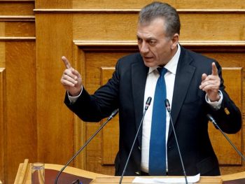 Υπερψηφίστηκε και ο 3ος αθλητικός νόμος του Γιάννη Βρούτση