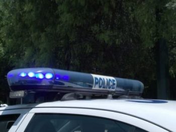 Πέταξε κροτίδα σε πλατεία γεμάτη παιδιά 