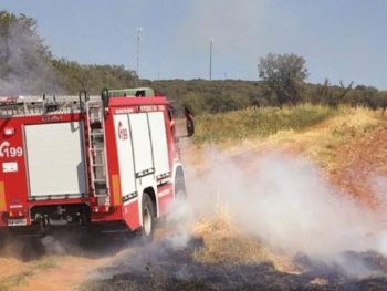 Σε εξέλιξη φωτιά στο Μονολίθι Πρέβεζας 