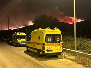 Περικυκλωμένη από τις πυρκαγιές η Φιλιππιάδα 