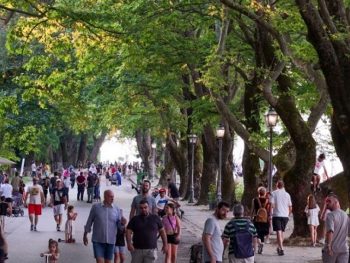 Τελευταία Κυριακή του Σεπτεμβρίου με πεζοδρομημένο Παραλίμνιο