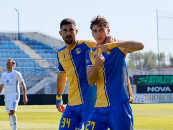 Πρέπει να κερδίζει και τη διαιτησία; 