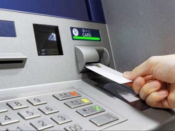 Επιχείρησε να ανταλλάξει πλαστά χαρτονομίσματα των 50 ευρώ