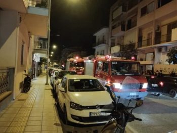 Αναστάτωση στη Σουλίου από φωτιά σε ταράτσα πολυκατοικίας