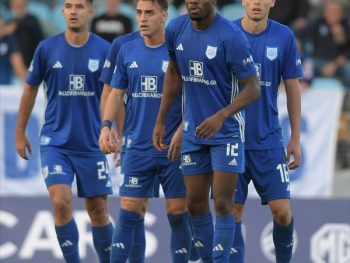 Αυτά τα όπλα έχουμε... με αυτά θα πολεμήσουμε! 