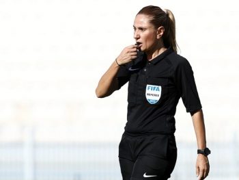 Η Ελένη Αντωνίου κορυφαία διαιτητής 