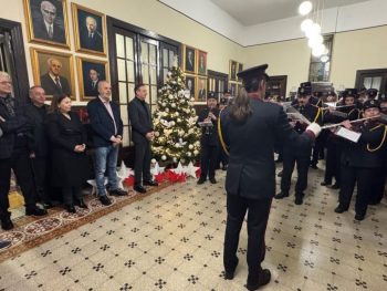 Χριστουγεννιάτικες μελωδίες και ευχές στο Δημαρχείο Ιωαννίνων