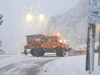Στα λευκά το Μέτσοβο – Χιονοπτώσεις από το πρωί στα ορεινά της Ηπείρου