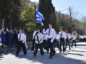  Μήνυμα ενότητας και ελπίδας από το Ακριτικό Πωγώνι – Μαθητές από τον Δήμο Πωγωνίου και την Καλλιθέα παρέλασαν μαζί για την 25η Μαρτίου