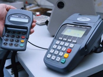 Κλοπή και απάτη με τραπεζική κάρτα