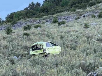 Λιγκιάδες: Αυτοκίνητο έπεσε σε γκρεμό– Επιχείρηση της ΕΜΑΚ για τον 21χρονο οδηγό