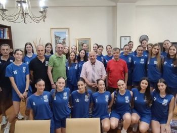 Επίσκεψη της Εθνικής κοριτσιών Κ16 στον Δήμαρχο Γρεβενών