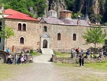 Επιχείρηση διάσωσης περιπατητή στο μονοπάτι προς τη Μονή Στομίου