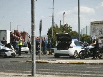 Δύο τραυματίες σε τροχαίο στην Περιφερειακή – Επιχείρηση απεγκλωβισμού από την Πυροσβεστική