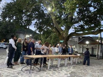 Μια «αγκαλιά φωνών» στο Δελβινάκι – Ο Πανηπειρωτικός Σύλλογος Πατρών μάγεψε στον «Μήνα Πολυφωνίας»
