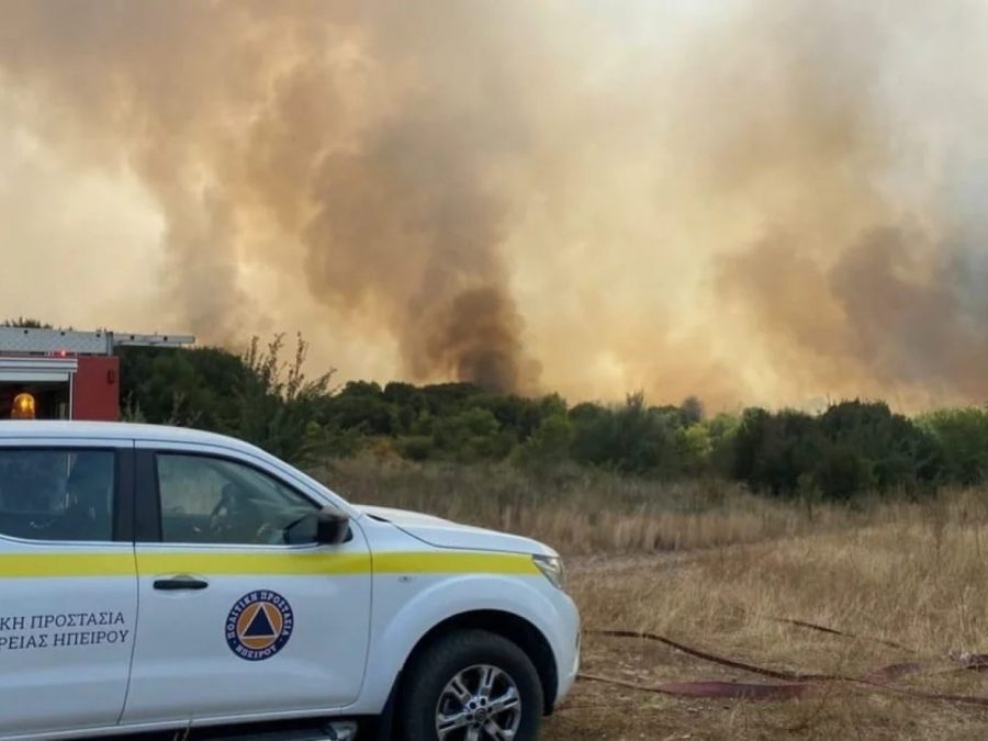 Σε πλήρη έλεγχο η φωτιά στο Σκάνδαλο