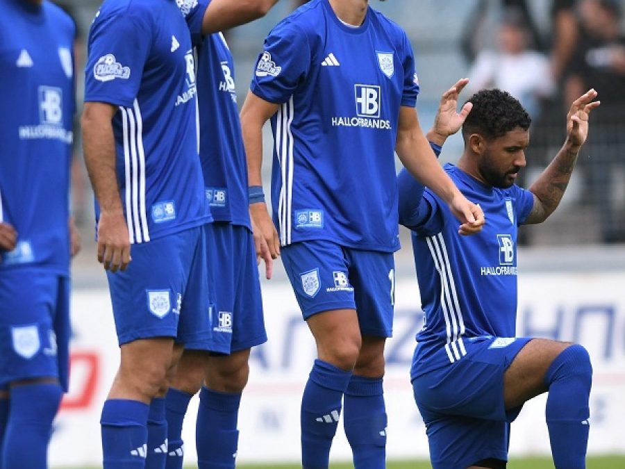 Ψάχνει την αντίδραση απέναντι στην πρωτοπόρο