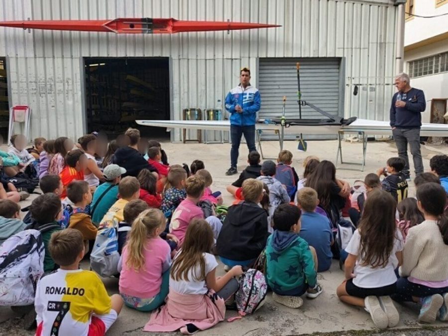 Επίσκεψη του 26ου Δημοτικού Σχολείου Ιωαννίνων στον Ναυτικό Όμιλο Ιωαννίνων και γνωριμία με τον Ολυμπιονίκη Γιάννη Τσίλη 