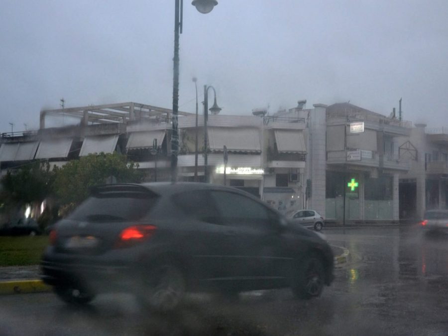 Έντονα καιρικά φαινόμενα έπληξαν την Πρέβεζα - Μεγάλος ο όγκος νερού και ζημιές σε κοινοτικούς δρόμους και ελαιόδεντρα