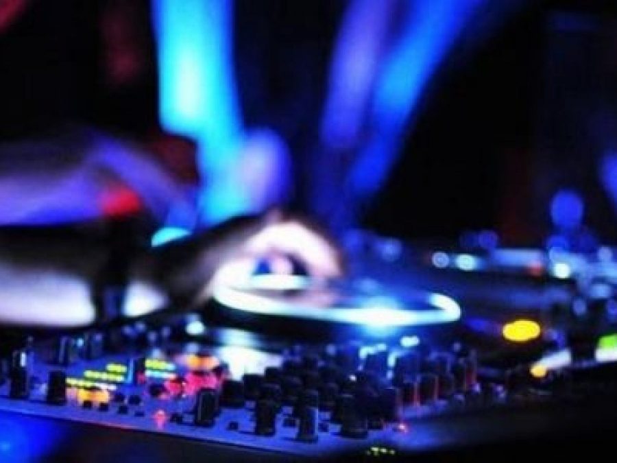 Η δυνατή μουσική έφερε σύλληψη 