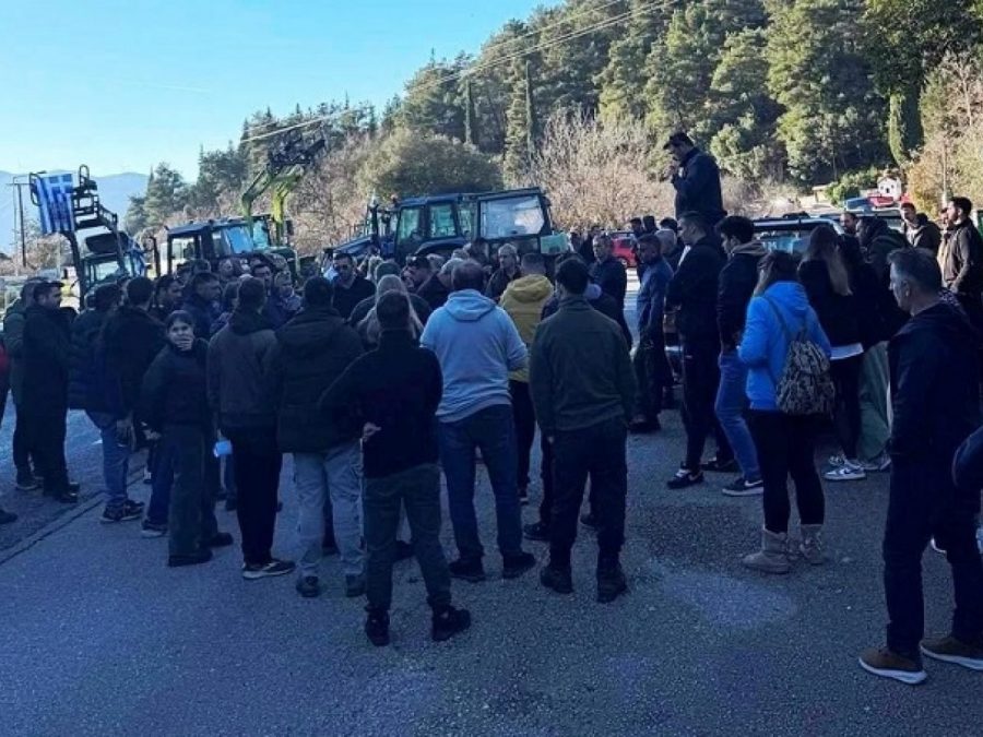 Έκλεισε η εθνική προς Κακαβιά- Μπλόκο στο Πολεμικό Μουσείο Καλπακίου