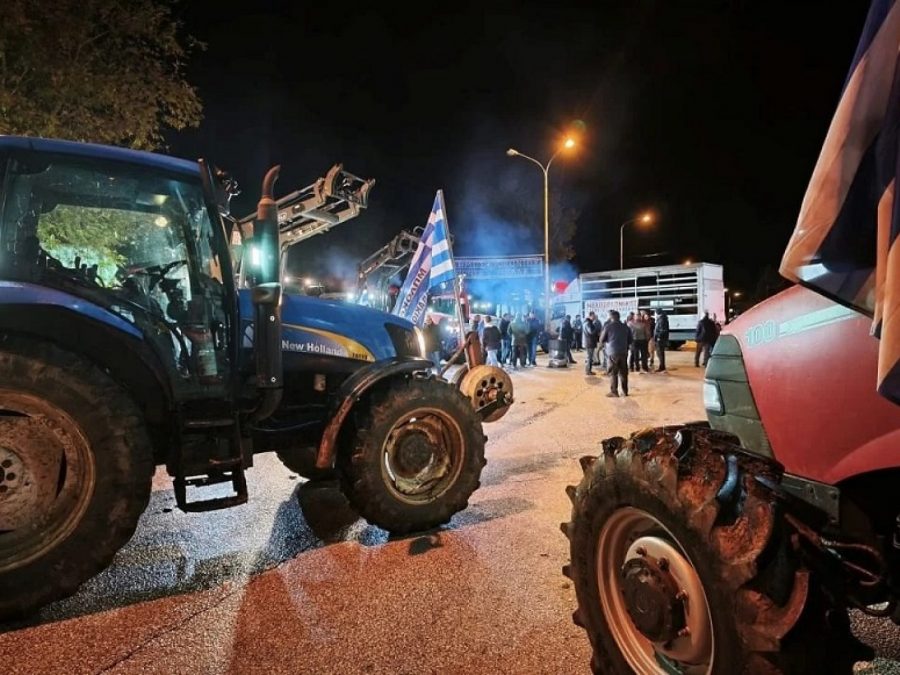 Με τρακτέρ στο κέντρο των Ιωαννίνων αγρότες και κτηνοτρόφοι