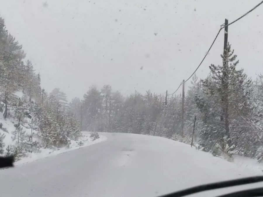 Χιονοπτώσεις στα ορεινά της Ηπείρου – Αυξημένη κίνηση χωρίς προβλήματα