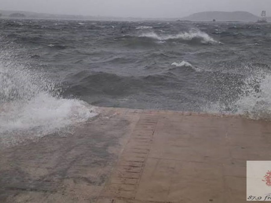 Θυελλώδεις άνεμοι “σφυροκοπούν” και πάλι την Πρέβεζα