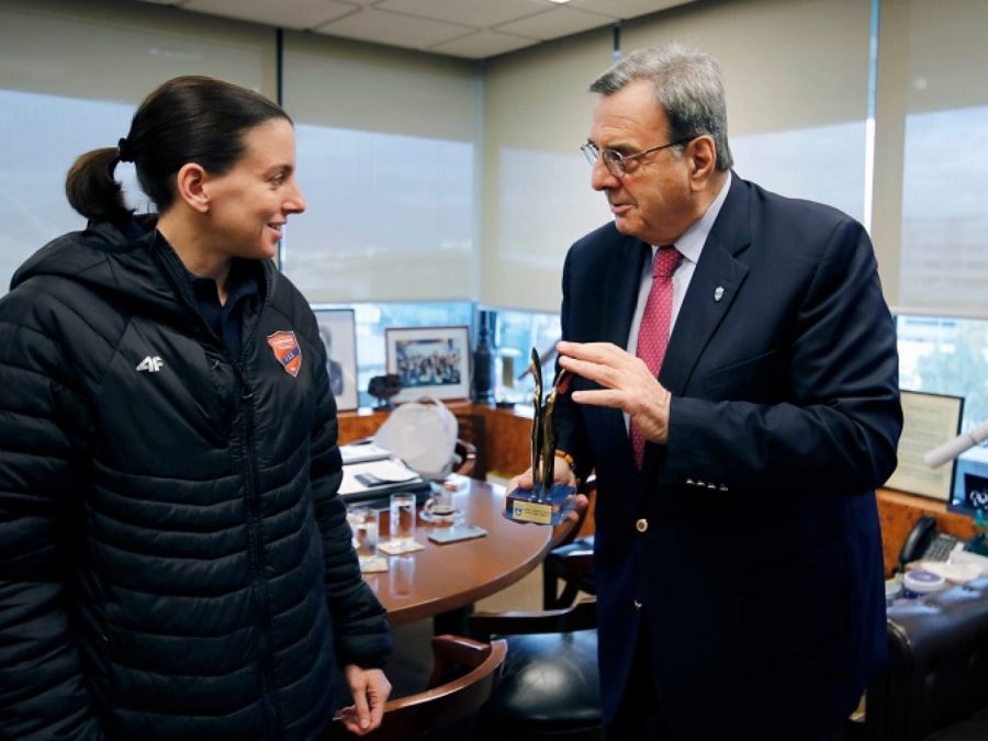 Η Ιωάννα Καρέλια θα στηρίξει αθλητές μέσω του προγράμματος της ΕΟΕ «Υιοθετήστε έναν Αθλητή στο Δρόμο για το Λος Αντζελες» 