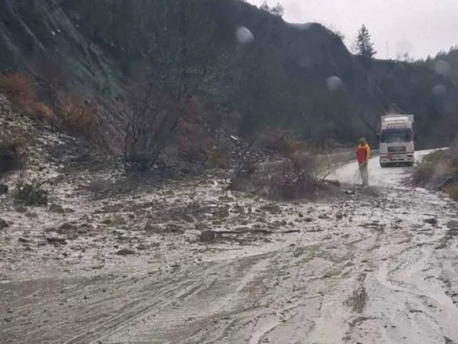 Νέα κατάπτωση στο δρόμο κοντά στα Άγναντα
