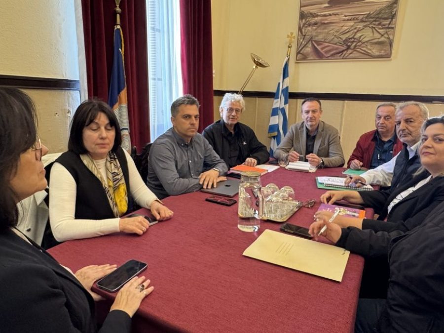 Συνάντηση στο Δημαρχείο για τους ελέγχους στα σχολεία μετά τον σεισμό-Ποια θα παραμείνουν κλειστά