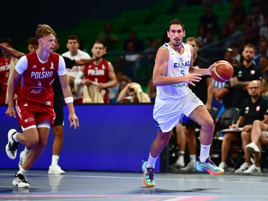 Φιλική νίκη επί της Πολωνίας