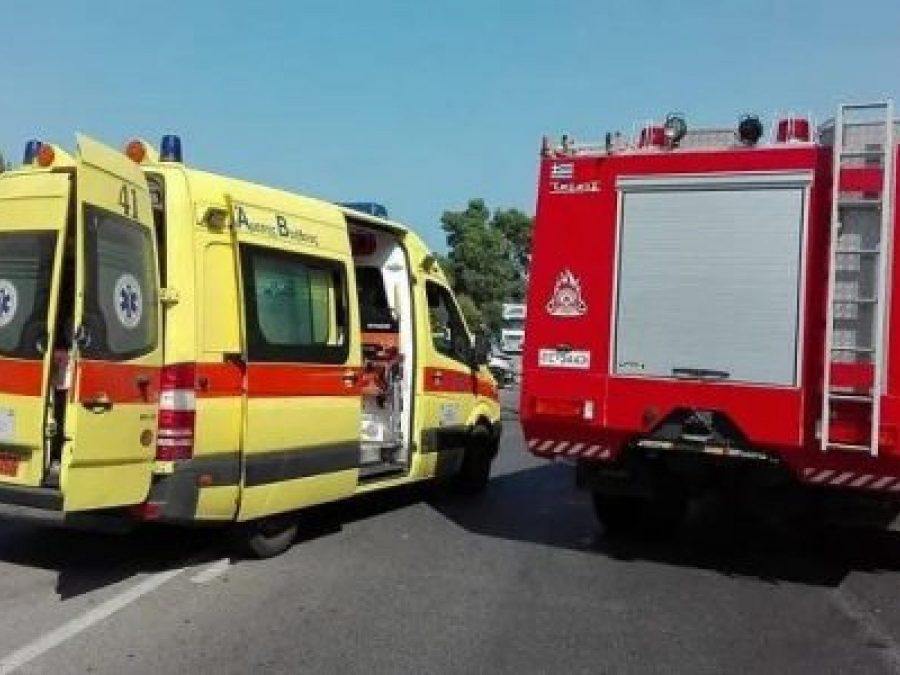 Ανατράπηκε αυτοκίνητο και τυλίχθηκε στις φλόγες