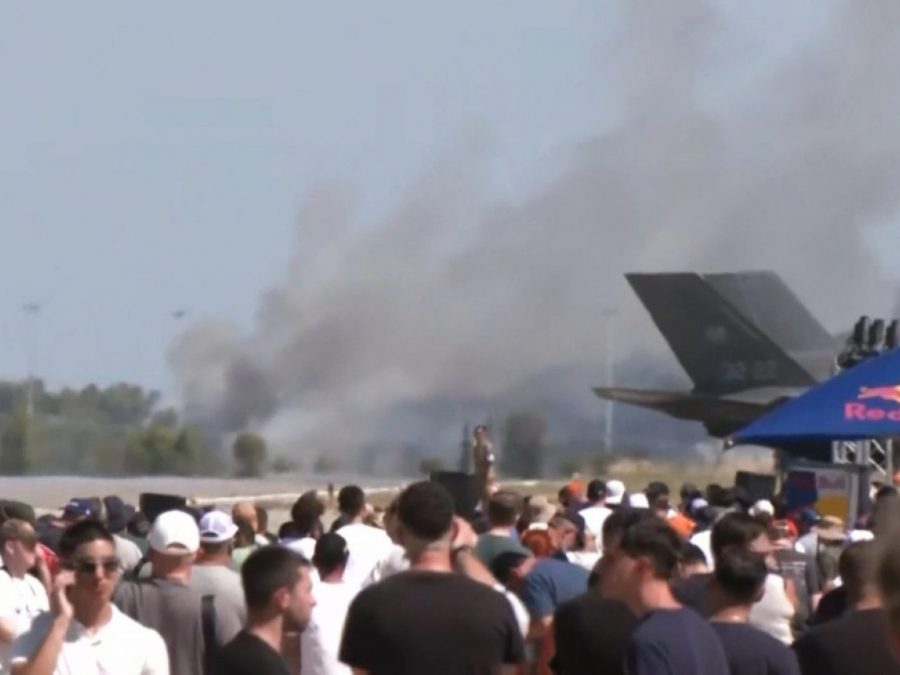 Επεσε Phantom κατά τη διάρκεια επίδειξης στο Athens Flying Week