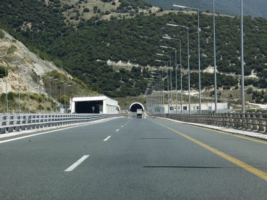 Εγνατία Οδός: Λίγος καπνός ήταν αρκετός για να κλείσει ο δρόμος