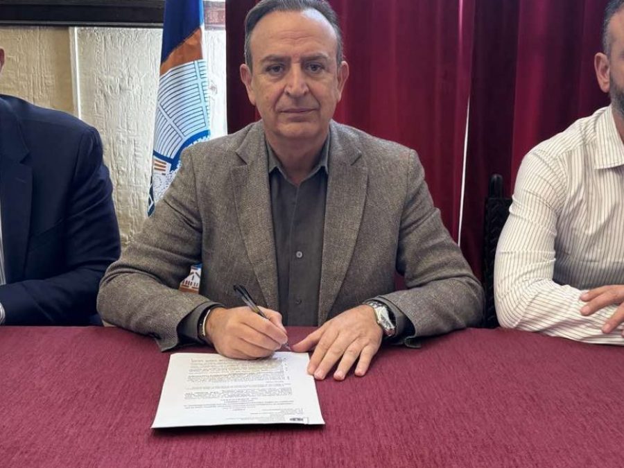 Ο Δήμος Ιωαννιτών αποκτά δύο δημόσιους φορτιστές ηλεκτρικών οχημάτων