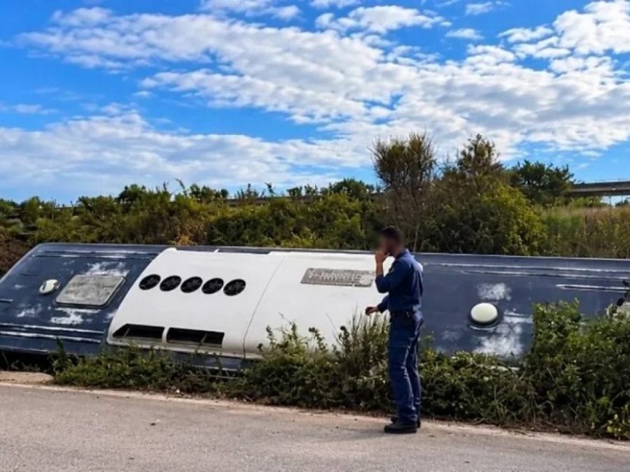 Ιόνια Οδός: 13 τραυματίες από εκτροπή λεωφορείου του Πολεμικού Ναυτικού
